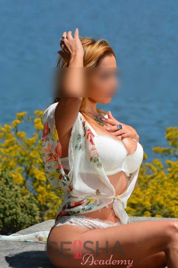 WinnieYoung21-Mount Isa Escort